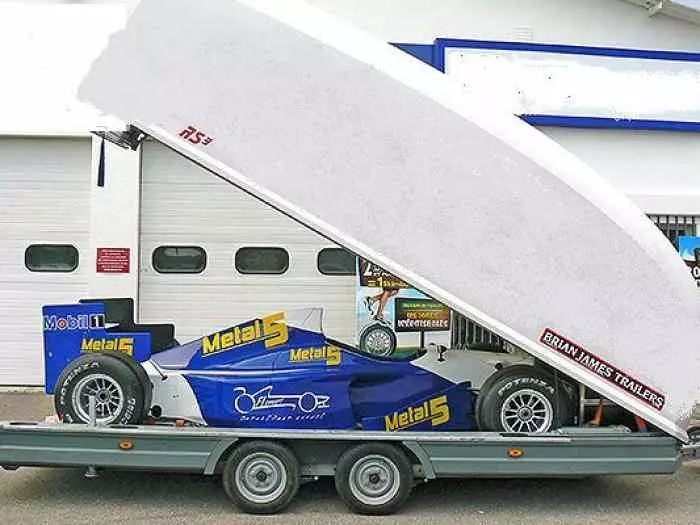 STOCK Porte voiture fermée Brian James RS3